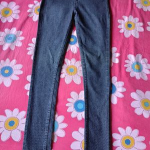 Dark Washed Jeans For Women Fits Upto 28 Waist. Mid Rise Jeans.