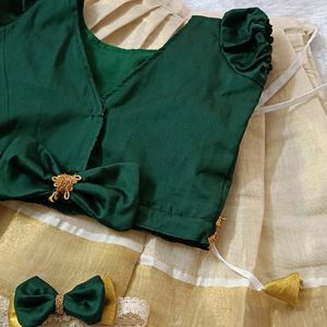 Pattupavada ( Skirt And Blouse)