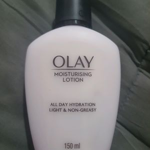 OlayMoisturising Lotion, Light Weight & Non Greasy