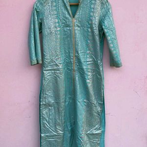 W Printed Straight Kurta With Sequins