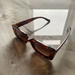 leo printed sunglasses