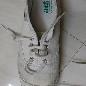 White Sports Shoe.  ( Fixed Price).