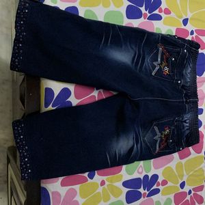 Used Dark Blue Coloured Capri