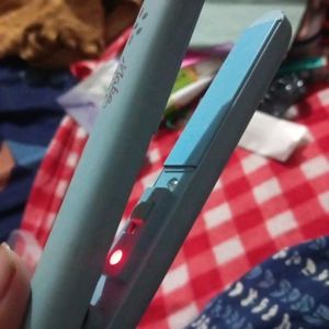 Kawai Mini Hair Straightener