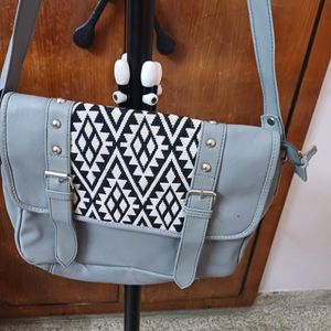 Stylish Kanvas Sling Bag