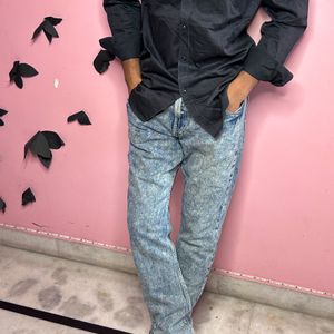 black shirt and street fight jeans for man