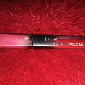 Huda Beauty Matte Lip Gloss