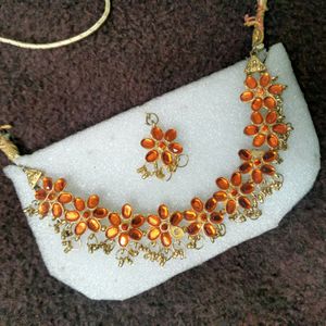 Orange stone necklace with mangtikka