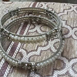 Dull Silver Pearl Bangle