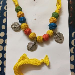 Handicraft Beads Necklace With Peacock Earings