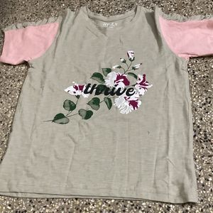 New Cotton T-shirt For Grabs