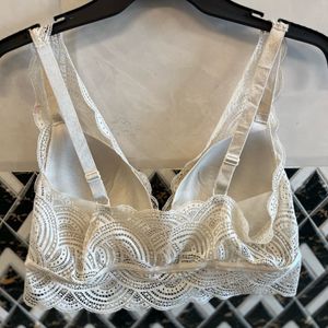 Women Lace Bralette Top With Front Hooks