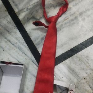 Men's Tie Good