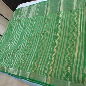 Banarasi Pure Organza Silk Saree 🌼