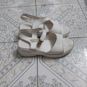 White Wedges