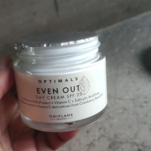 Oriflame Even Out Day Cream SPF 20