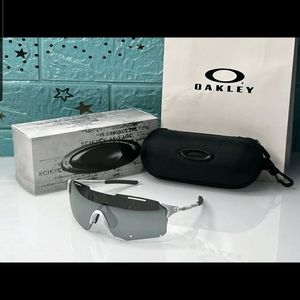 Oakley SUNGLASSES