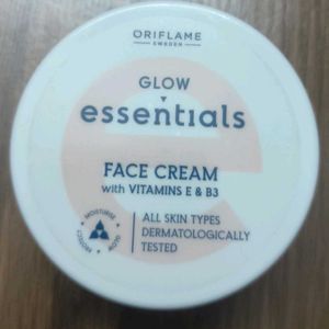 Oriflame Glow Essential Face Cream