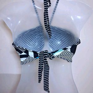 Bra Which can Wear Alternate Side