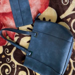 Navy Blue Leather Hand Bag With A Purse 💙