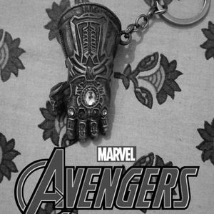 Marvel Avengers Thanos Hand Keychain