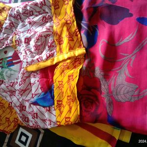 Printed Floral Multi-coloured Saree