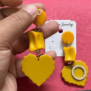 Beautiful Korean Earrings (brand new)