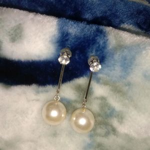 Off White Pearl Earrings