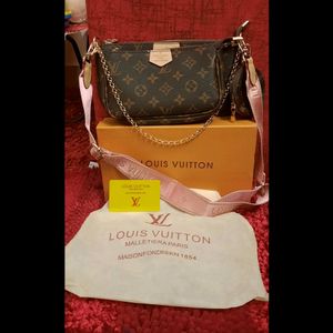 LOUIS VUITTON SLING BAG