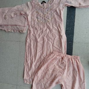 Women Beautiful Kurta Set