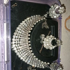 Beautiful Crystal Jwellery Set