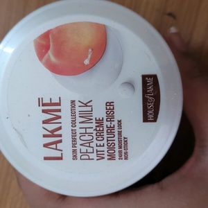 Lakme Peach Milk creme