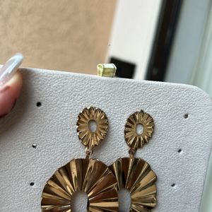 Gold Party Wear Earrings