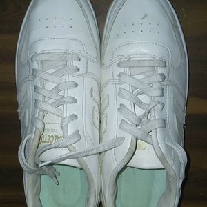 White Sneakers In Good Condition