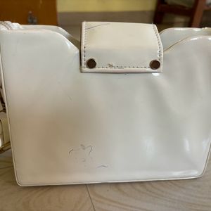 Awesome White Sling Beg