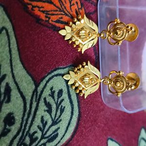 New Rold Gold Ear Rings