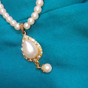 Pearl Pendant Necklace