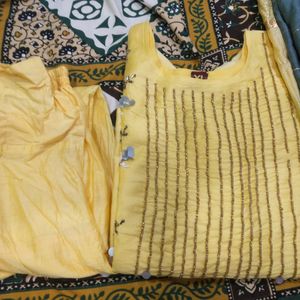 Yellow Kurtha Set With Grey Chunni Like Nw