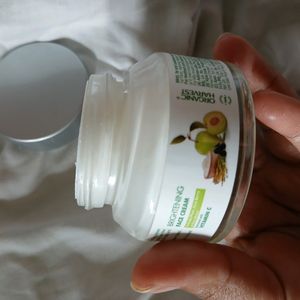 Organic Harvest Vitamin C Face Moisturizer