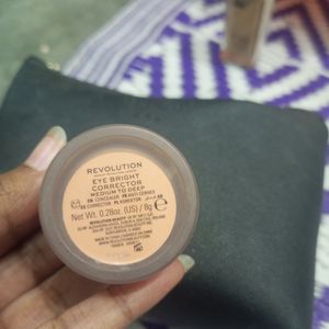 Makeup Revolution Eye Bright Correcter