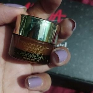 Estee Lauder Comho