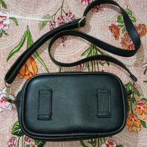 Black Slingbag