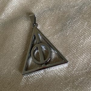 Deathly Hallows pendant