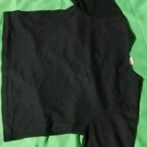 Black Crop T-shirt