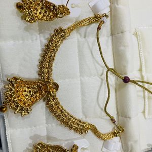 Golden Necklace With Moti