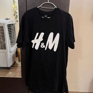 Black H&M Tshirt