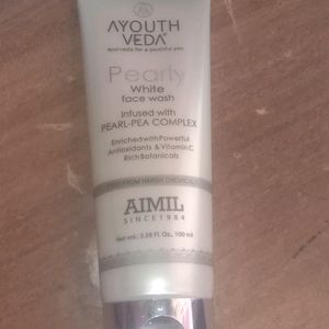 Ayouthveda Pearl Brightening Face Wash