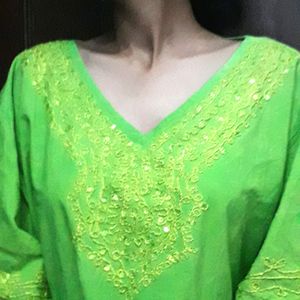 V neck Embroidered Green Tunic💚🌱🍀🌿