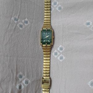 PRICE DROP❤New Golden Chain Watch With Green Dial