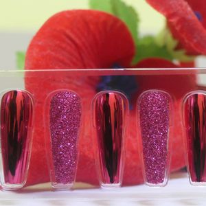 Beautiful Artificial Nails With Sticker